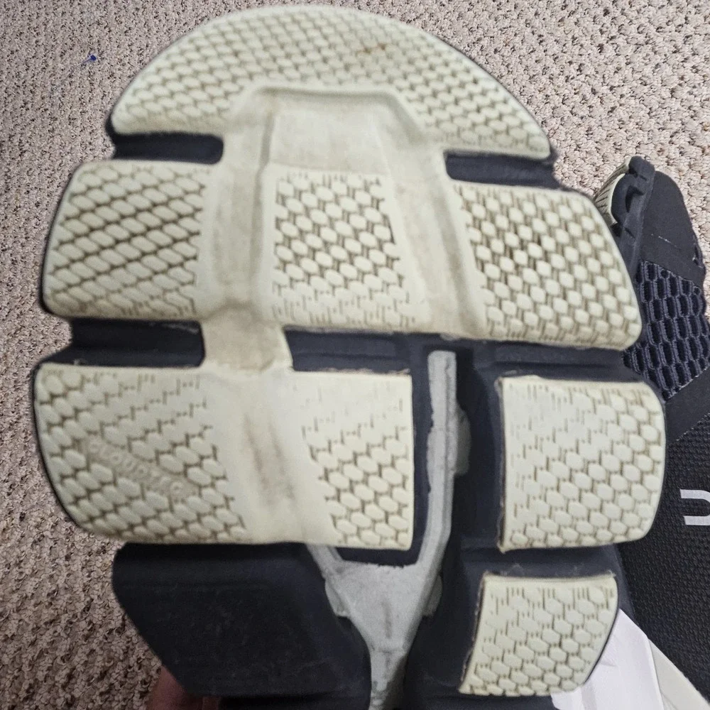 On Clouds missing insoles